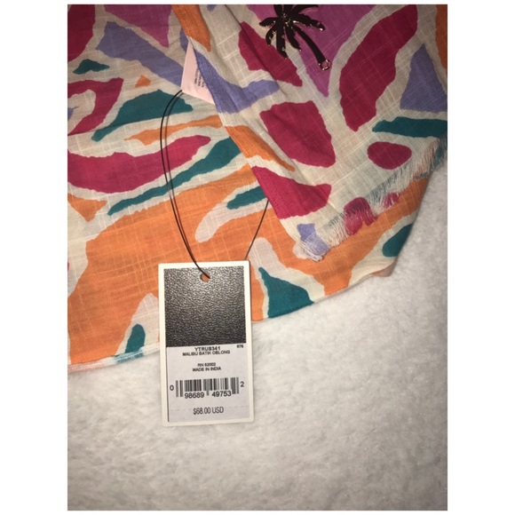 🌺SALE 🌺JUICY COUTURE WOMEN'S MALIBU BATIK SCARF - Picture 4 of 7